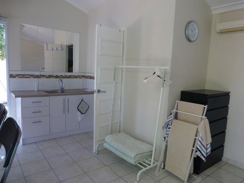 Susan Yong's Studio - Accommodation Port Hedland 13