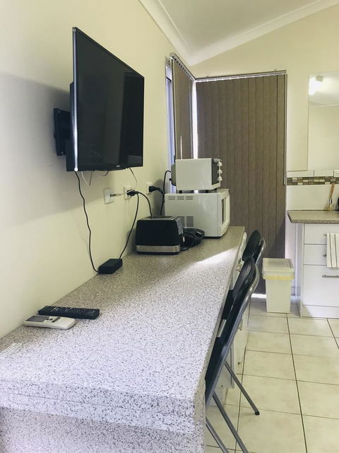 Susan Yong's Studio - Accommodation Port Hedland 8