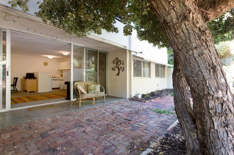 Retro Central Claremont Oasis - Accommodation Port Hedland 1