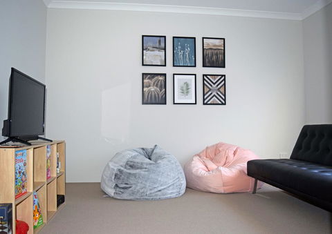 The Kingsleyâ€™s Place â€“ Piara Waters - Accommodation Port Hedland 9