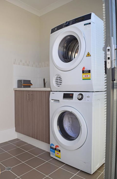 The Kingsleyâ€™s Place â€“ Piara Waters - Accommodation Port Hedland 11