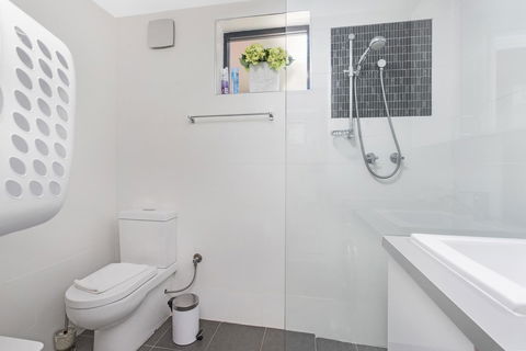 Gorgeous 26 1 Bed Designer Fitout Perfect Location - Accommodation Port Hedland 29