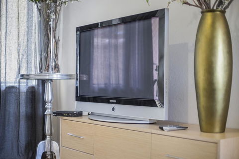 Gorgeous 26 1 Bed Designer Fitout Perfect Location - Accommodation Port Hedland 3