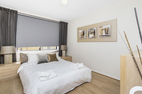 Gorgeous 26 1 Bed Designer Fitout Perfect Location - Accommodation Port Hedland 10