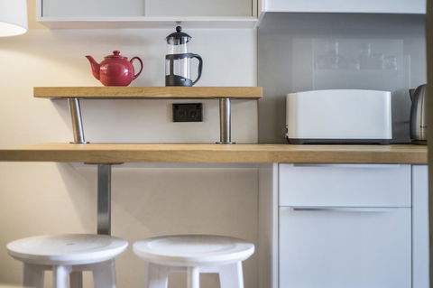 Gorgeous 26 1 Bed Designer Fitout Perfect Location - Accommodation Port Hedland 19