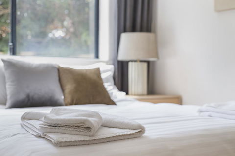 Gorgeous 26 1 Bed Designer Fitout Perfect Location - Accommodation Port Hedland 4