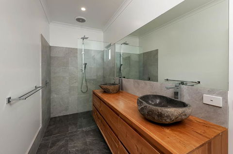 Blue Sky Escapes The Lookout Lancelin - Accommodation Port Hedland 23