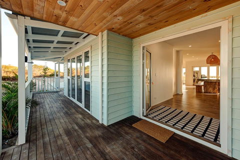 Blue Sky Escapes The Lookout Lancelin - Accommodation Port Hedland 10