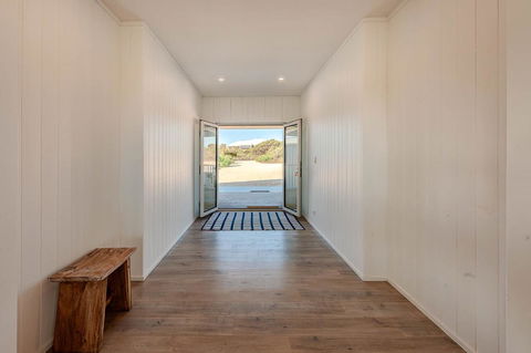 Blue Sky Escapes The Lookout Lancelin - Accommodation Port Hedland 3