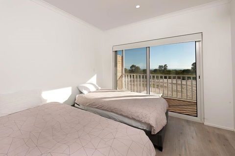 Blue Sky Escapes The Lookout Lancelin - Accommodation Port Hedland 22