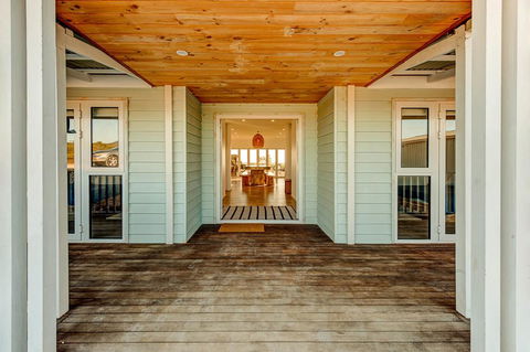 Blue Sky Escapes The Lookout Lancelin - Accommodation Port Hedland 19