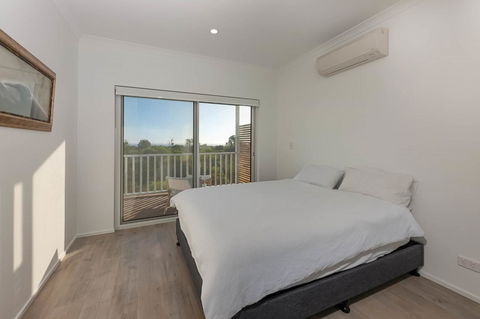 Blue Sky Escapes The Lookout Lancelin - Accommodation Port Hedland 14