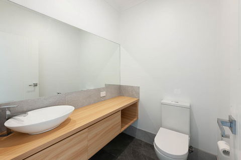 Blue Sky Escapes The Lookout Lancelin - Accommodation Port Hedland 9