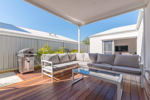 Karrinyup Waters Luxury House Rental - Accommodation Port Hedland 17