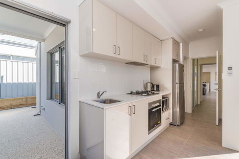 Karrinyup Waters Luxury House Rental - Accommodation Port Hedland 15