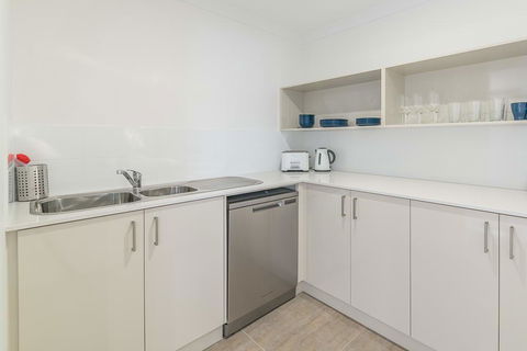 Karrinyup Waters Luxury House Rental - Accommodation Port Hedland 14