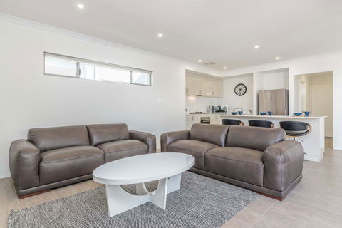 Karrinyup Waters Luxury House Rental - Accommodation Port Hedland 10