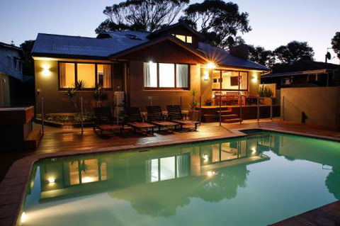 Waikiki Beach Bed And Breakfast - Accommodation Port Hedland 0