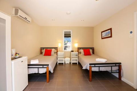 Waikiki Beach Bed And Breakfast - Accommodation Port Hedland 6