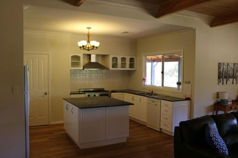 Burton Farmhouse - Accommodation Port Hedland 1