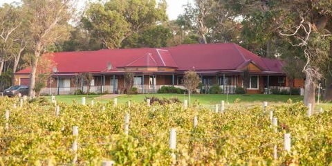 Burton Farmhouse - Accommodation Port Hedland 10
