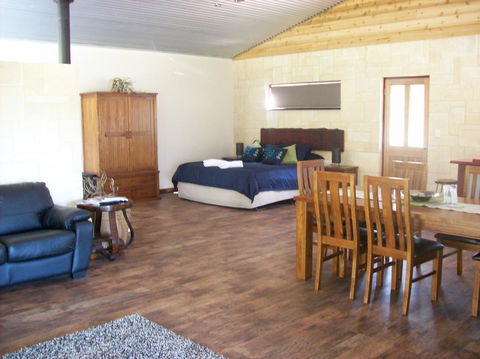 SilverSprings Spa Retreat Pet Friendly Cottages And Glampings - Accommodation Port Hedland 21