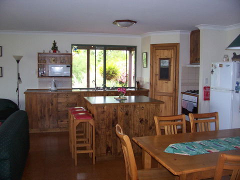 SilverSprings Spa Retreat Pet Friendly Cottages And Glampings - Accommodation Port Hedland 4
