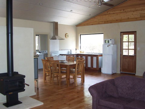 SilverSprings Spa Retreat Pet Friendly Cottages And Glampings - Accommodation Port Hedland 11