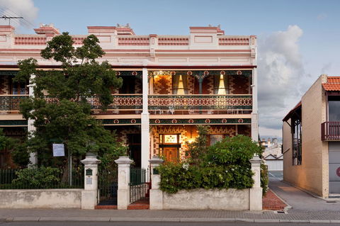 Annie's Victorian Terrace Accommodation Fremantle - Accommodation Port Hedland 30