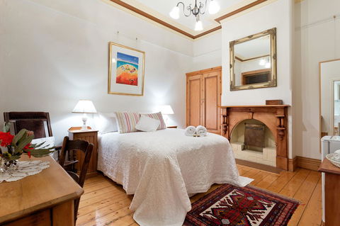 Annie's Victorian Terrace Accommodation Fremantle - Accommodation Port Hedland 13