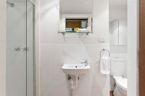 Annie's Victorian Terrace Accommodation Fremantle - Accommodation Port Hedland 15