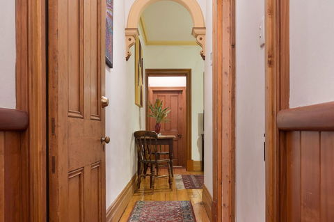 Annie's Victorian Terrace Accommodation Fremantle - Accommodation Port Hedland 3