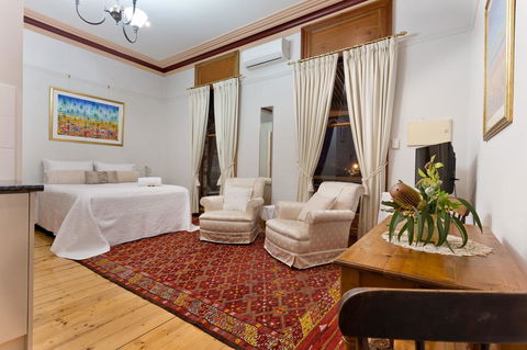 Annie's Victorian Terrace Accommodation Fremantle - Accommodation Port Hedland 16