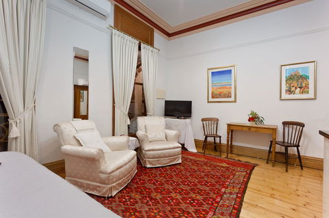 Annie's Victorian Terrace Accommodation Fremantle - Accommodation Port Hedland 5
