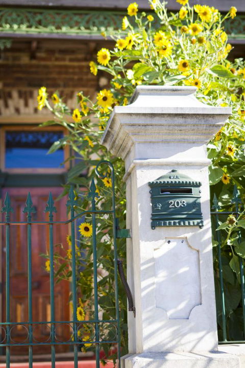 Annie's Victorian Terrace Accommodation Fremantle - Accommodation Port Hedland 1