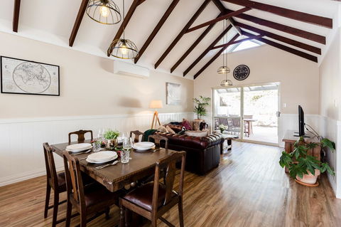 Maison Magnolia - Spacious Cozy Town House - Accommodation Port Hedland 1