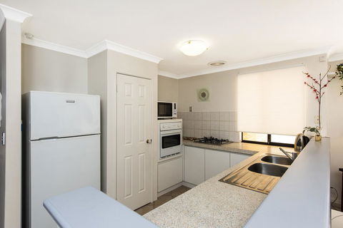 Scarborough Villa On Duke - Accommodation Port Hedland 15