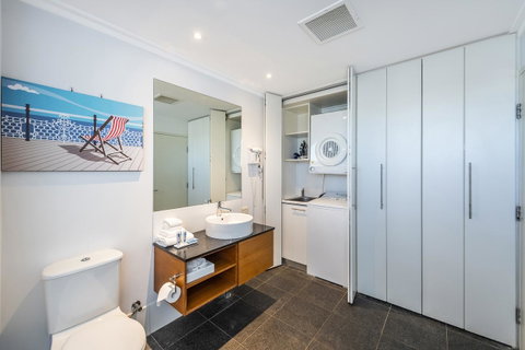 A 406 FANTASTIC OCEAN BEACH And MARINA VIEW APT - MANDURAH - Accommodation Port Hedland 15