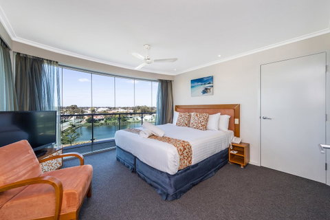 A 406 FANTASTIC OCEAN BEACH And MARINA VIEW APT - MANDURAH - Accommodation Port Hedland 12