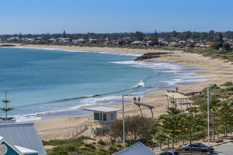 A 406 FANTASTIC OCEAN BEACH And MARINA VIEW APT - MANDURAH - Accommodation Port Hedland 5