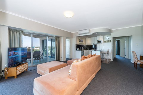 A 406 FANTASTIC OCEAN BEACH And MARINA VIEW APT - MANDURAH - Accommodation Port Hedland 22