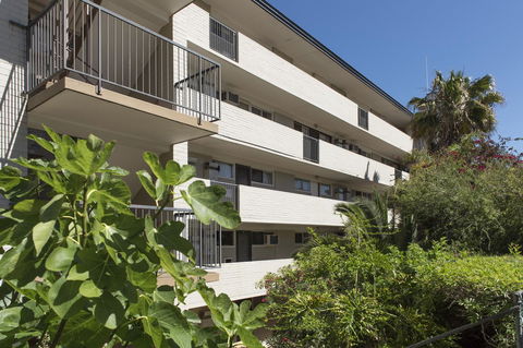Studio 204 With Harbour, Ocean And Sunset Views From The Balcony - Accommodation Port Hedland 26
