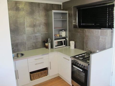 Studio 204 With Harbour, Ocean And Sunset Views From The Balcony - Accommodation Port Hedland 20