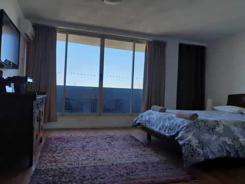 Studio 204 With Harbour, Ocean And Sunset Views From The Balcony - Accommodation Port Hedland 0