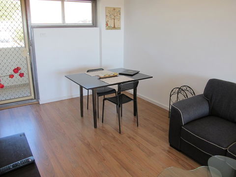 Studio 204 With Harbour, Ocean And Sunset Views From The Balcony - Accommodation Port Hedland 6