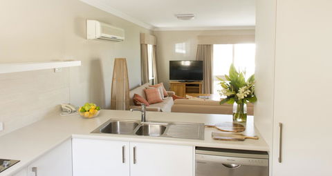 The Marina Hotel - Mindarie - Accommodation Port Hedland 24