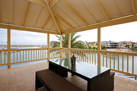 The Marina Hotel - Mindarie - Accommodation Port Hedland 7