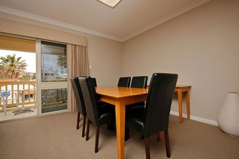 The Marina Hotel - Mindarie - Accommodation Port Hedland 11