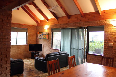 Kestrel Chalets - Accommodation Port Hedland 8