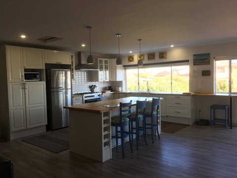 Halls Head Beach House - Accommodation Port Hedland 4